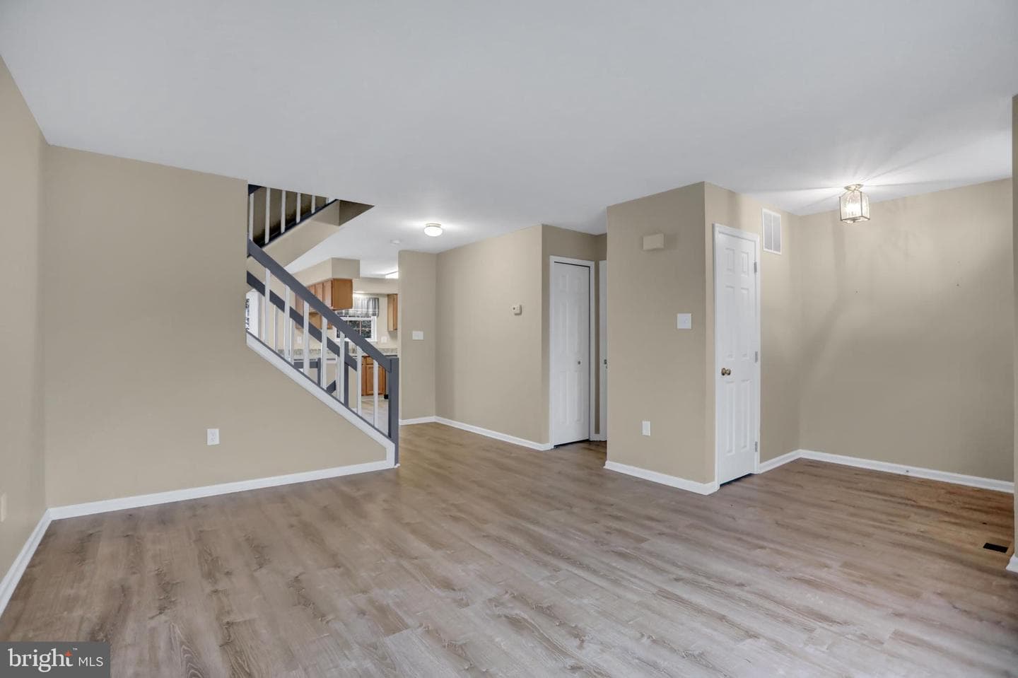 339 Overlea Place photo 3