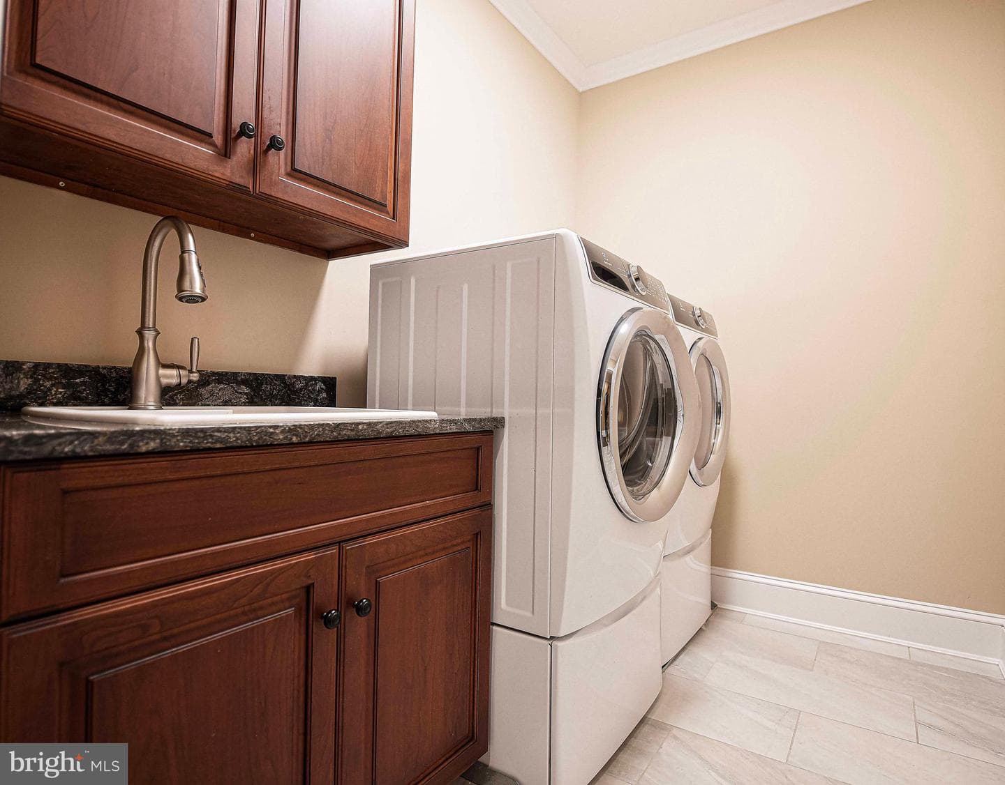 1404 Strathmore Drive photo 19