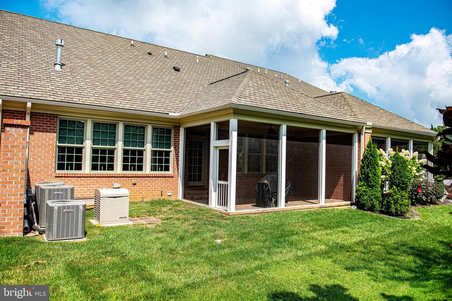 1404 Strathmore Drive photo 40
