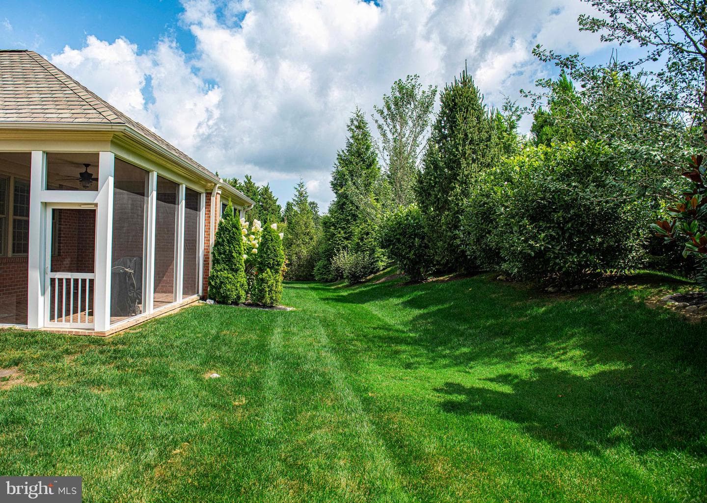 1404 Strathmore Drive photo 43