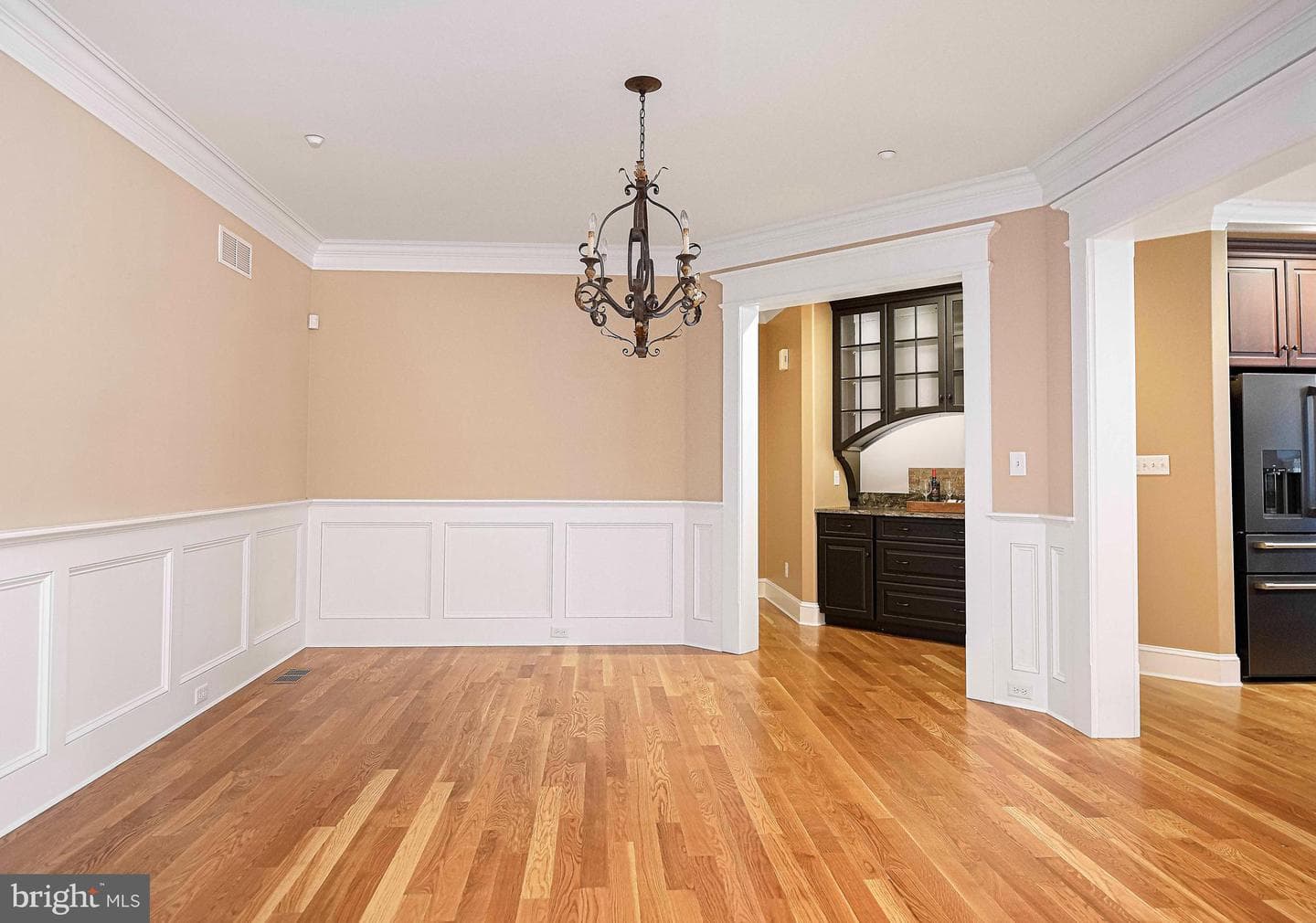 1404 Strathmore Drive photo 6