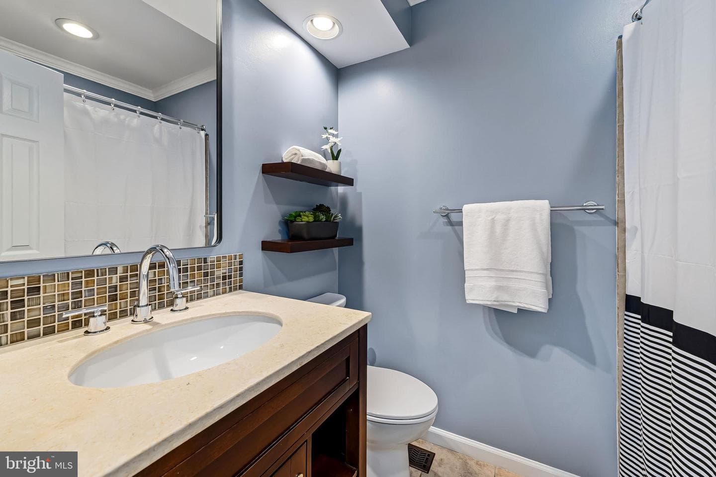 423 Oakton Way photo 25