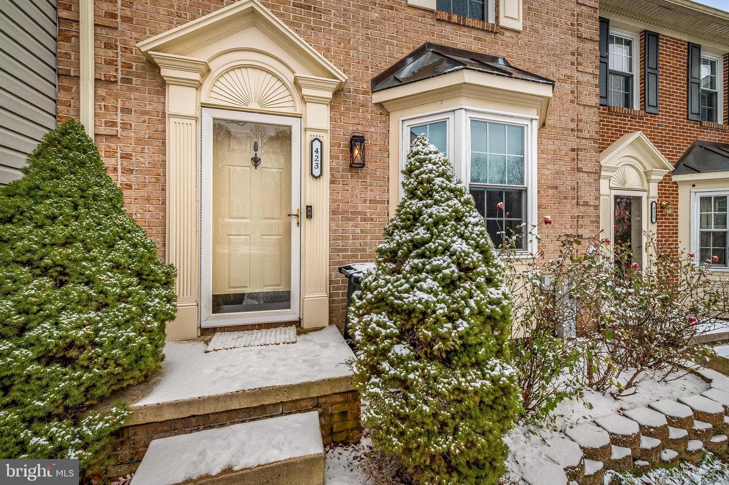 423 Oakton Way photo 3