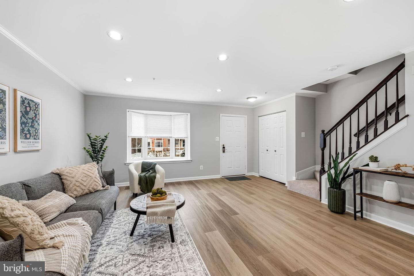 423 Oakton Way photo 6