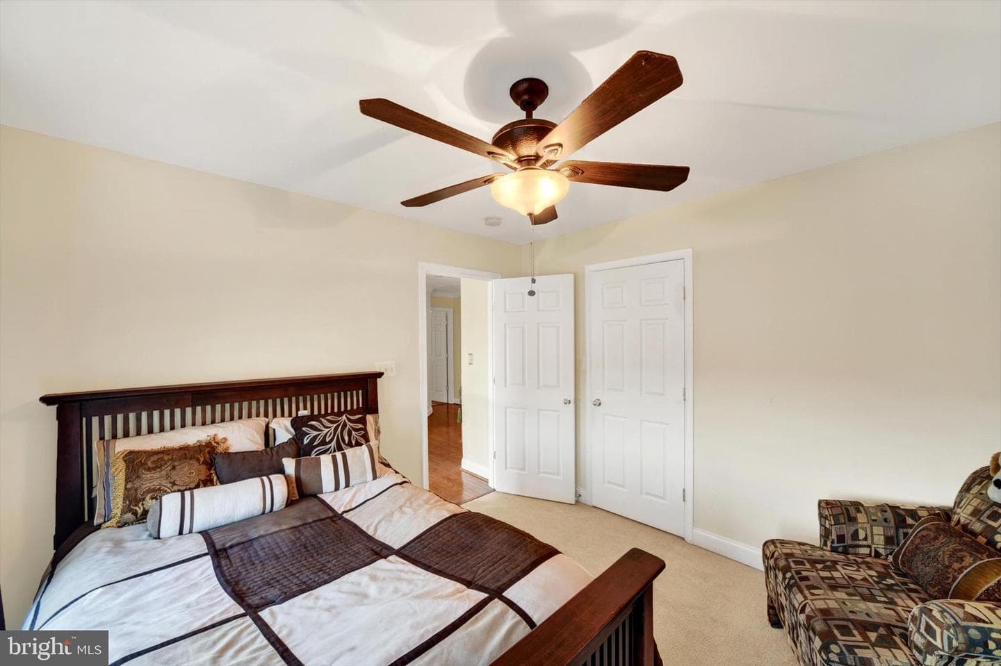1212 Cotswold Court photo 20