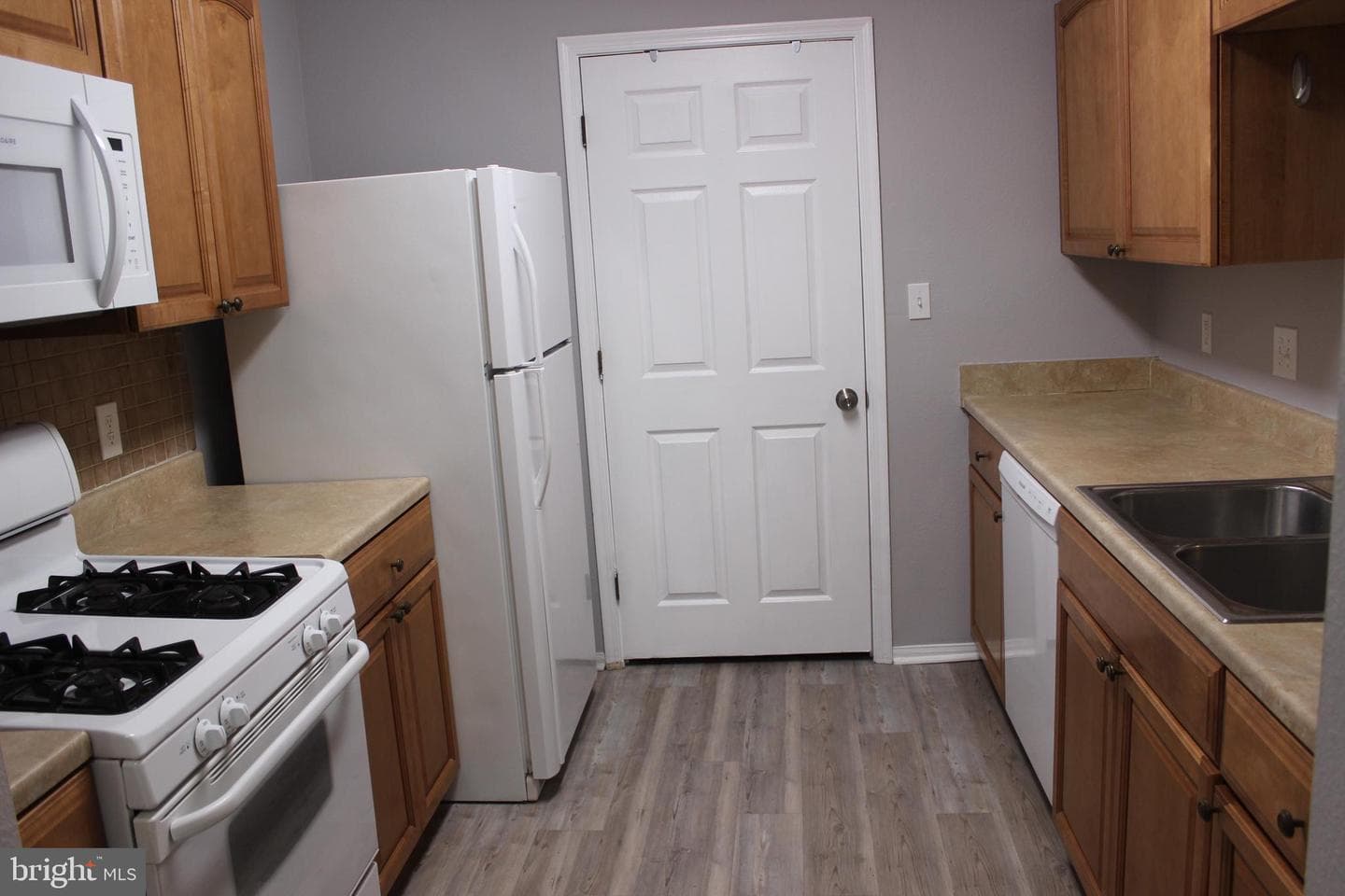 296 Canterbury Road #E photo 22