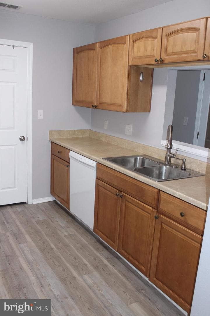 296 Canterbury Road #E photo 23