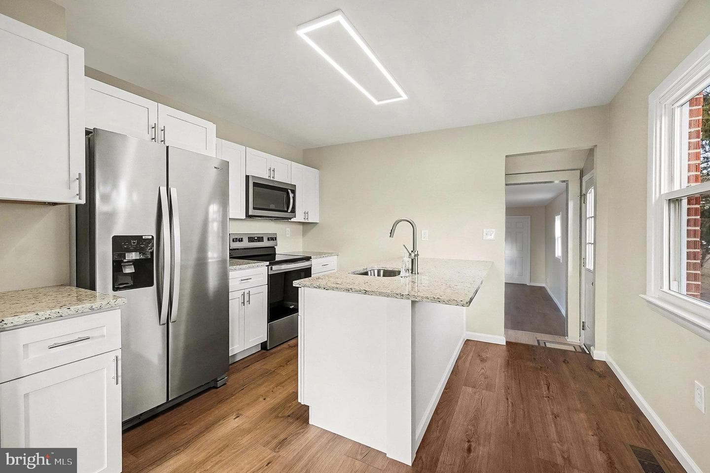 1507 Superior Street photo 3