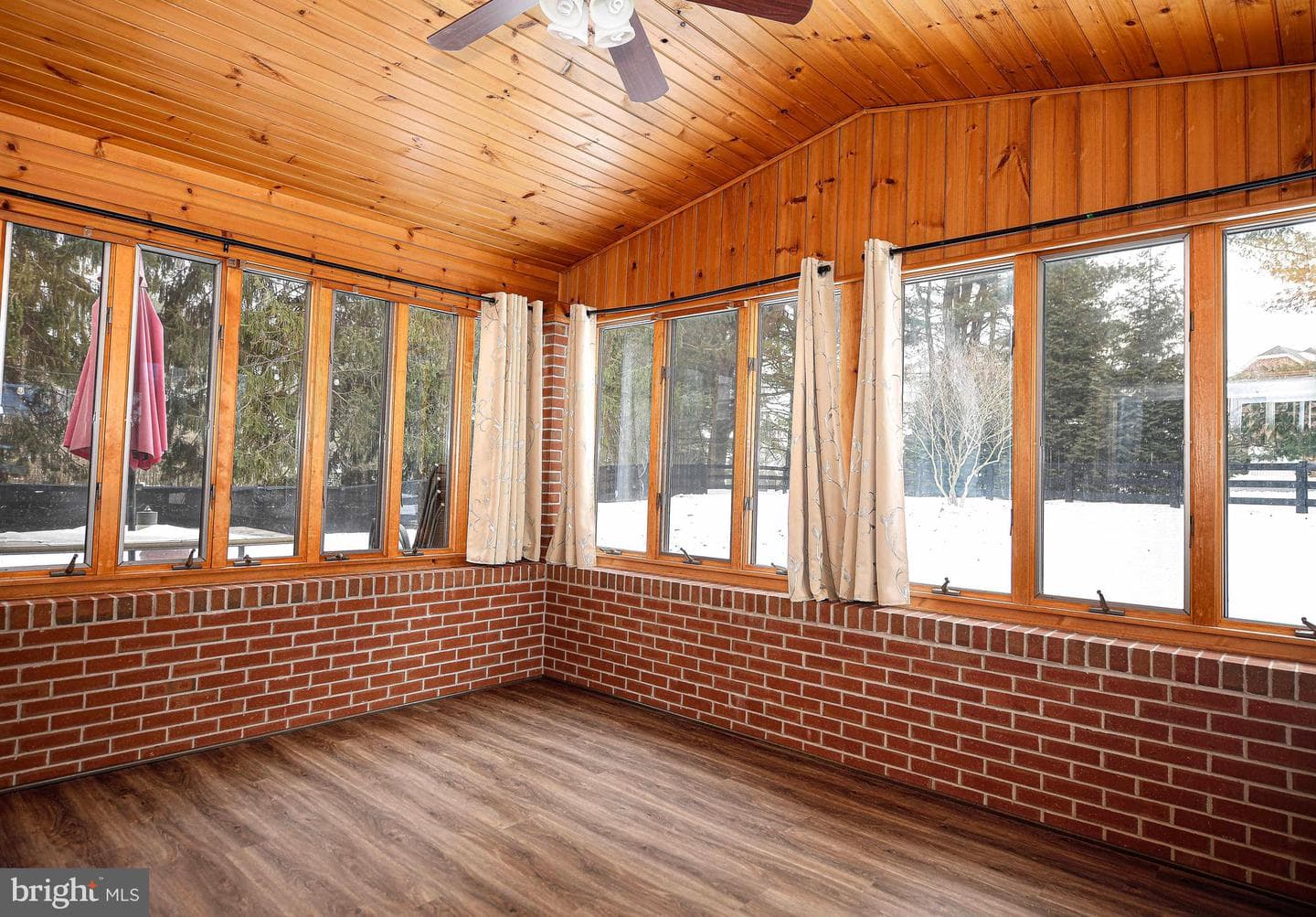 1127 Darlene Road photo 23