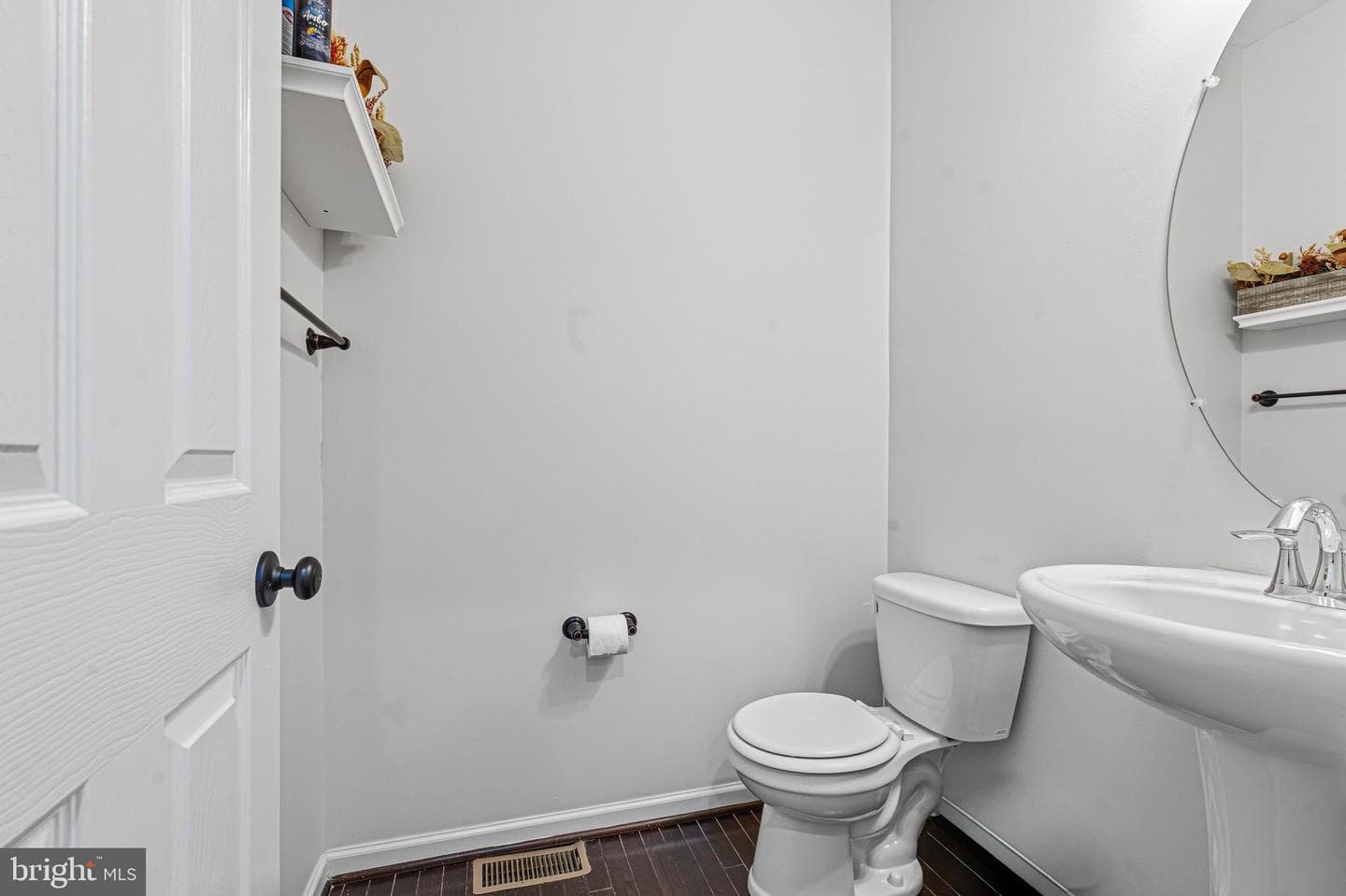 617 English Ivy Way photo 27