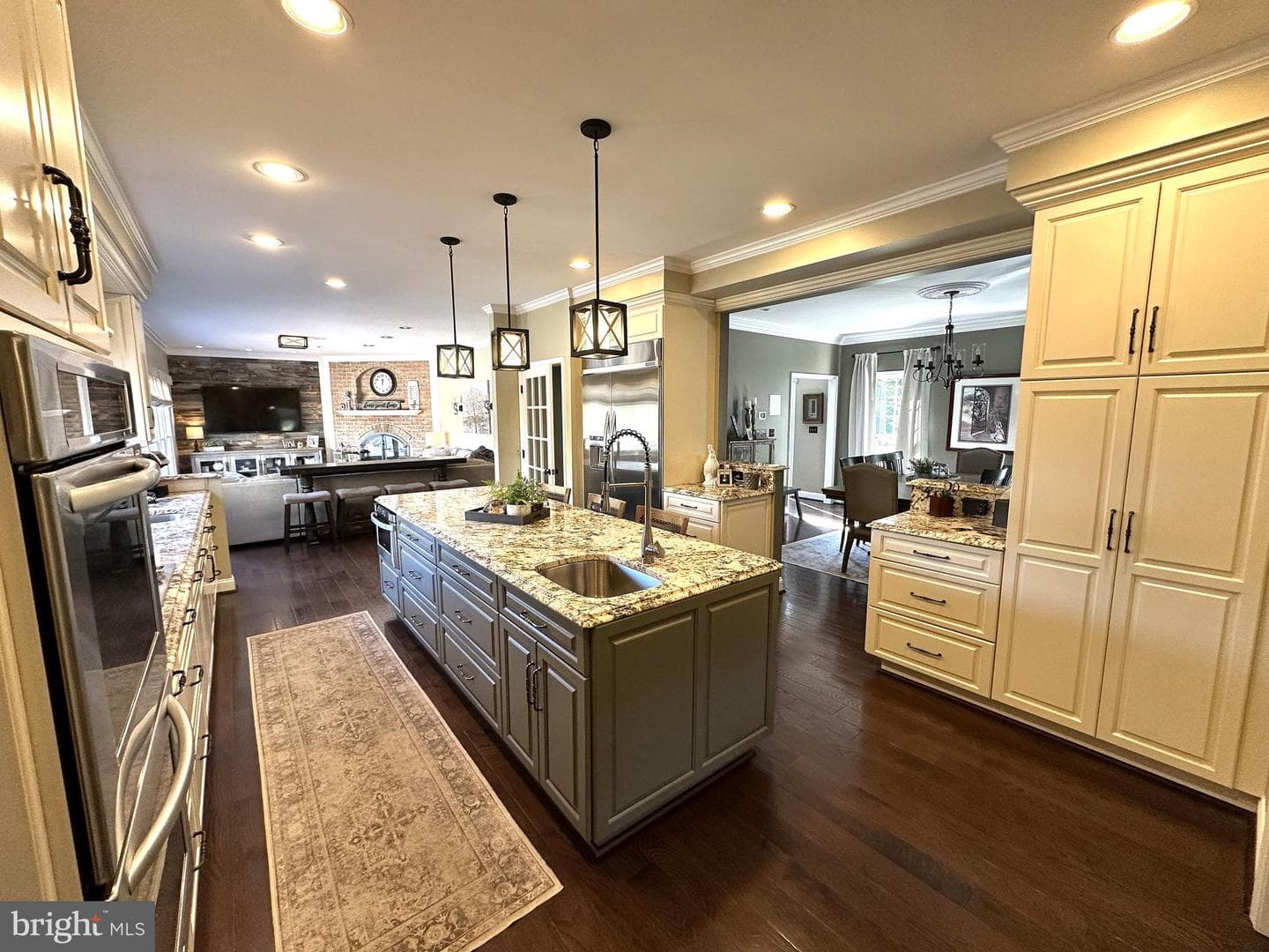 1105 E Wheel Road E photo 10