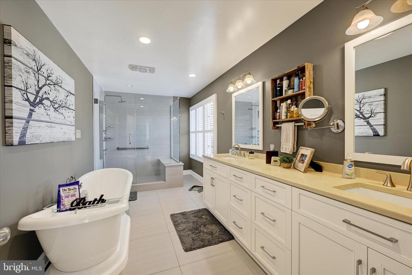 1105 E Wheel Road E photo 56