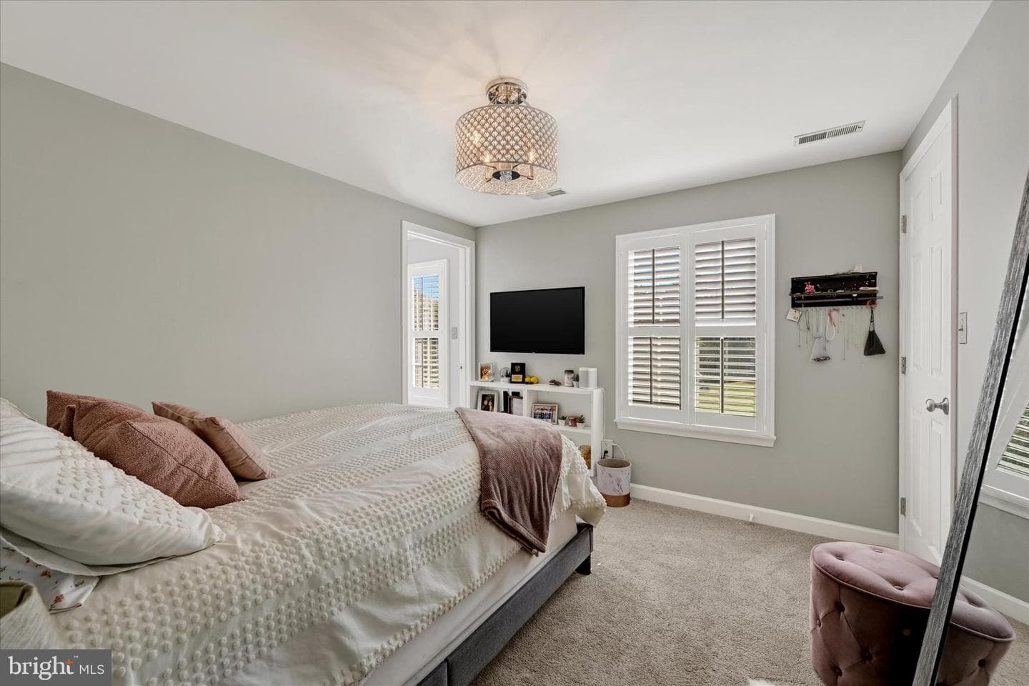 1105 E Wheel Road E photo 66