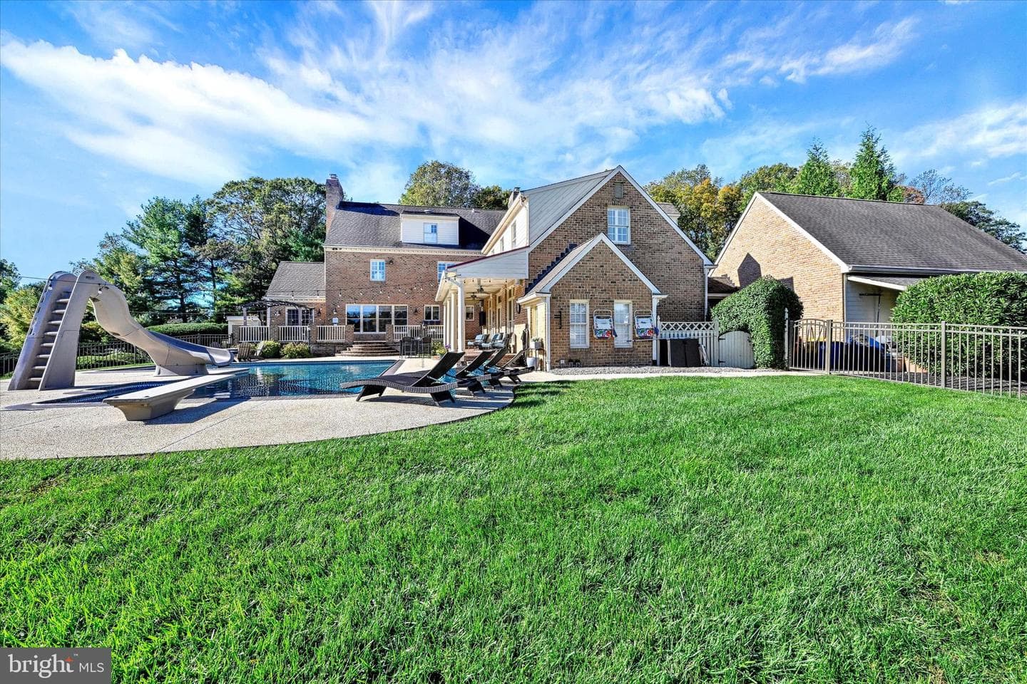1105 E Wheel Road E photo 98