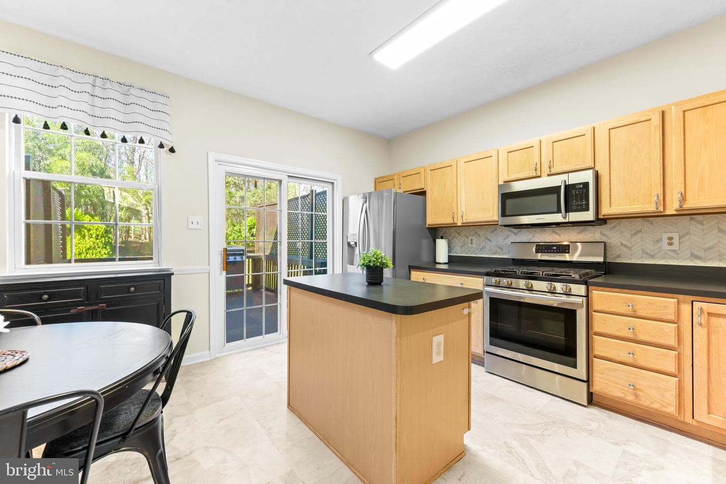 1124 Splashing Brook Drive photo 8
