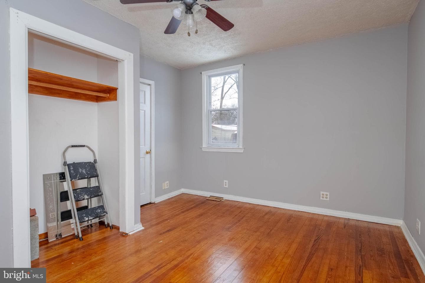 449 S Law Street photo 20