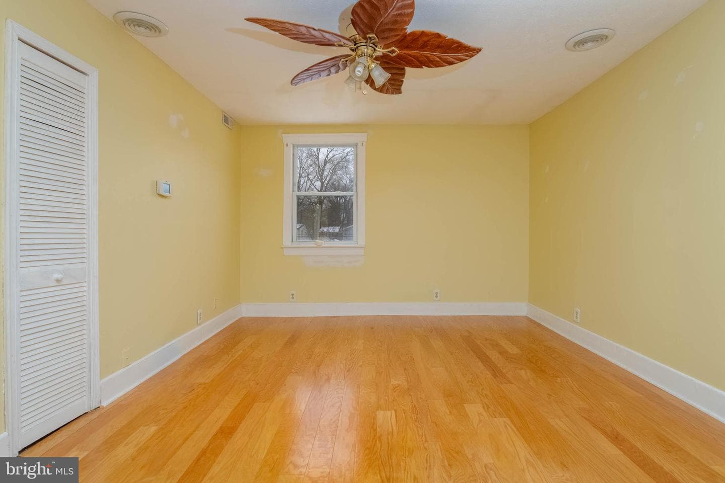 449 S Law Street photo 28