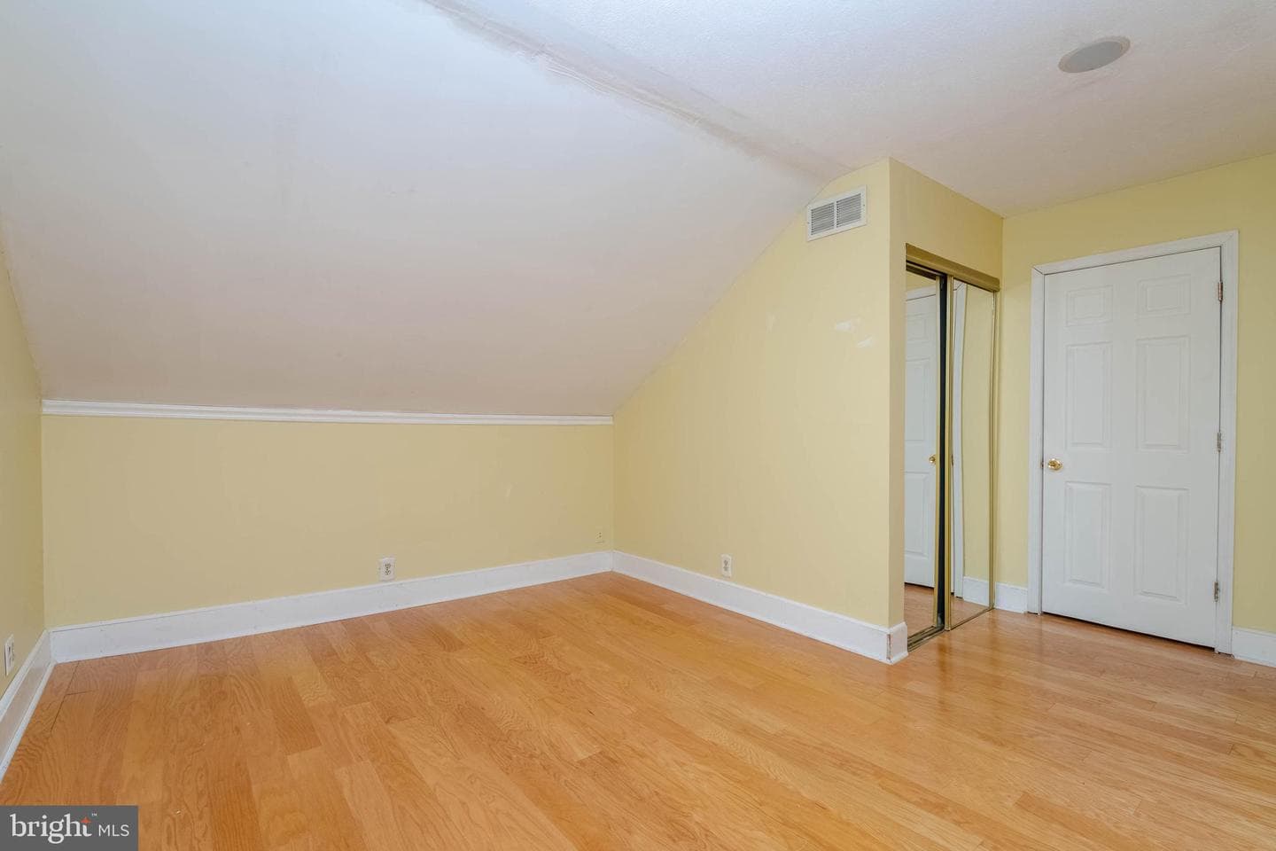449 S Law Street photo 29