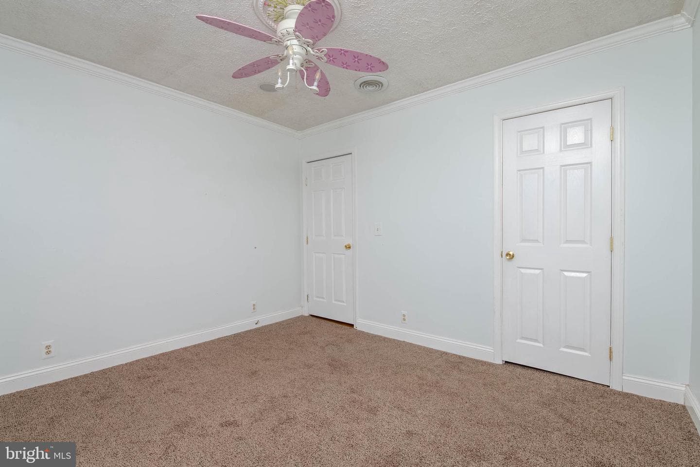449 S Law Street photo 34