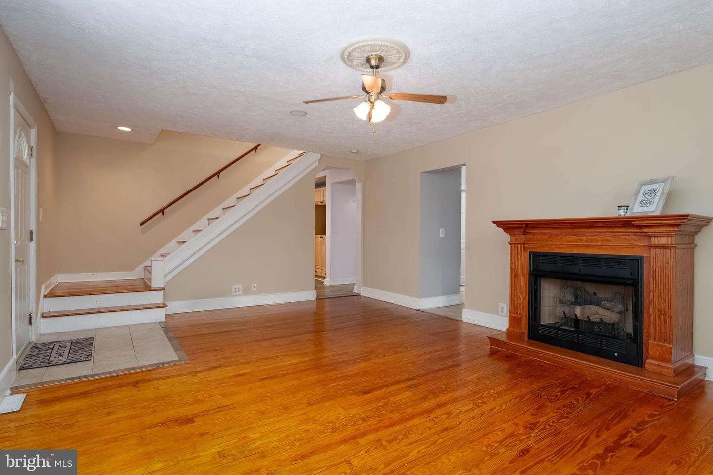 449 S Law Street photo 5