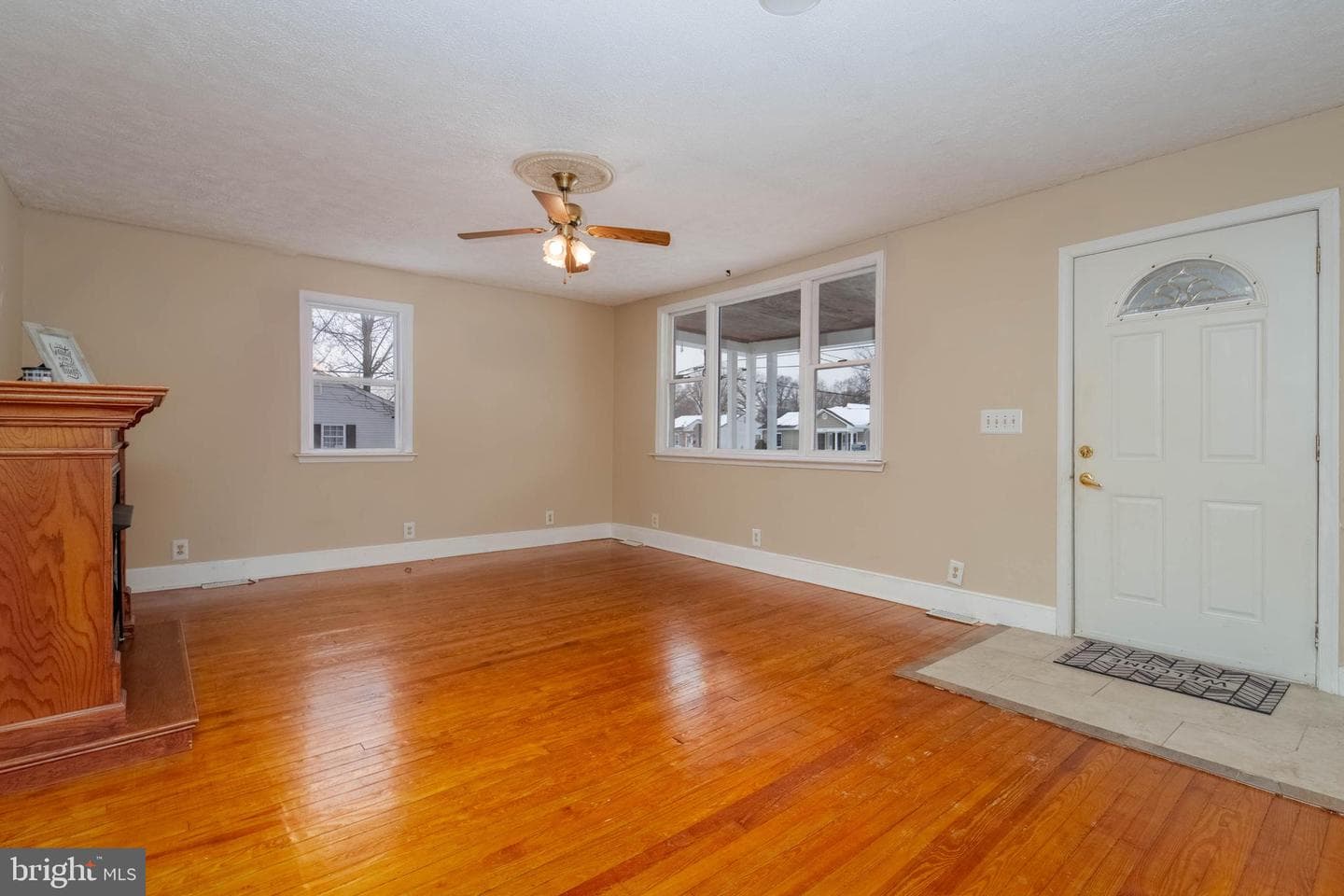 449 S Law Street photo 8