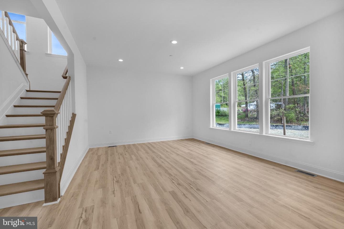 413 Trimble Road photo 25