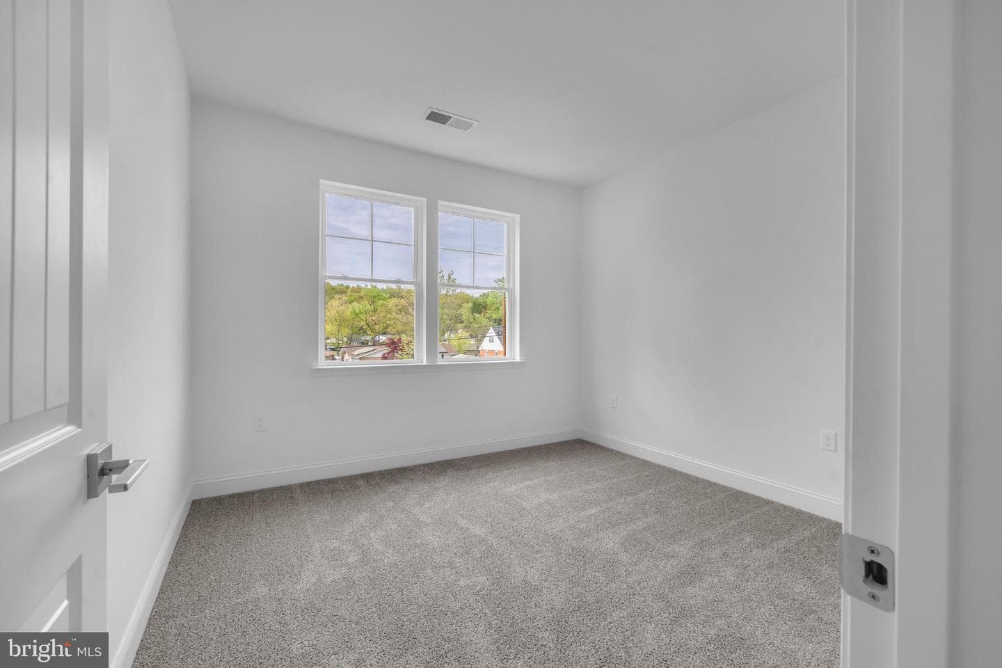 413 Trimble Road photo 31