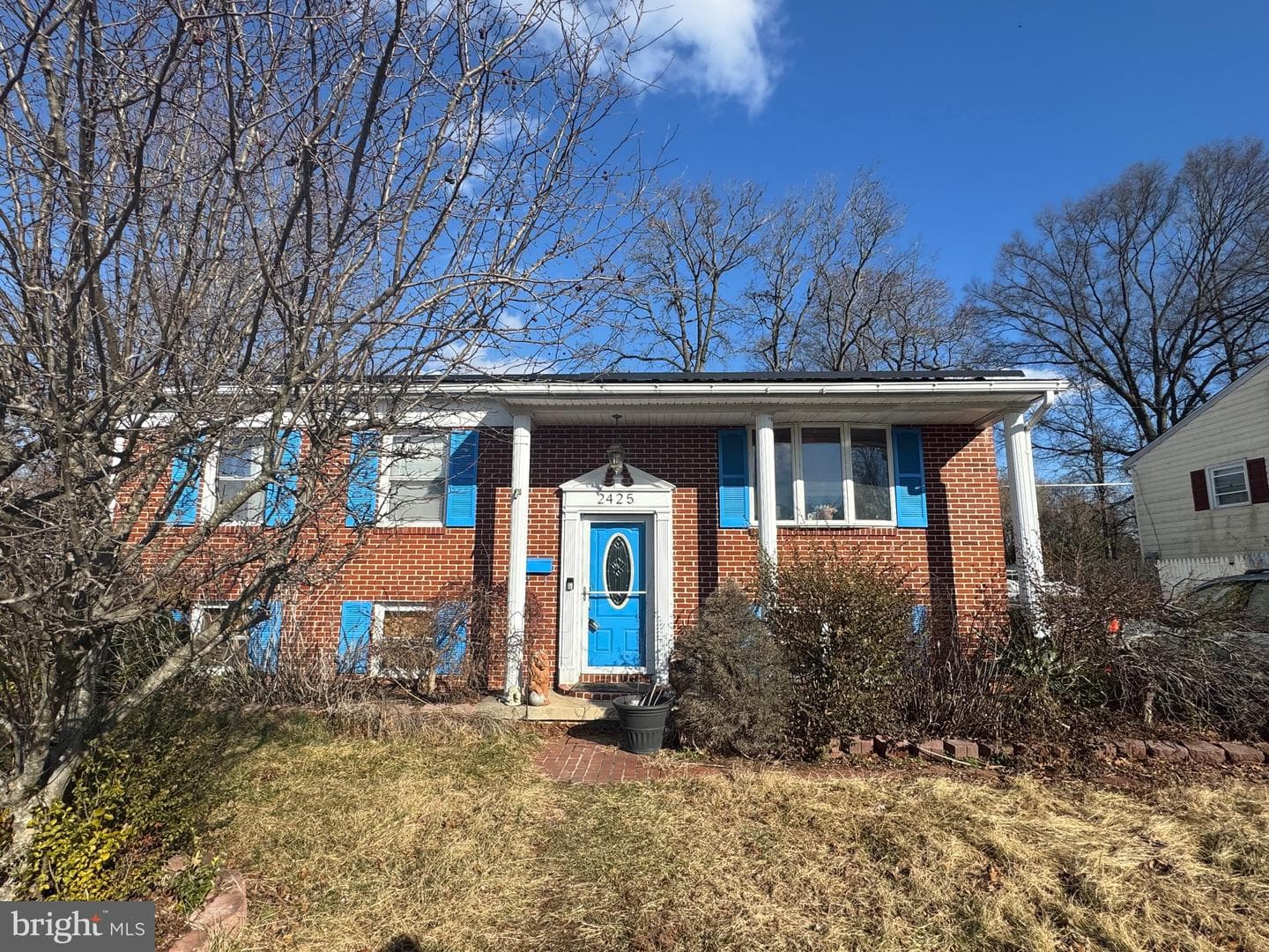 2425 Sycamore Lane photo 2