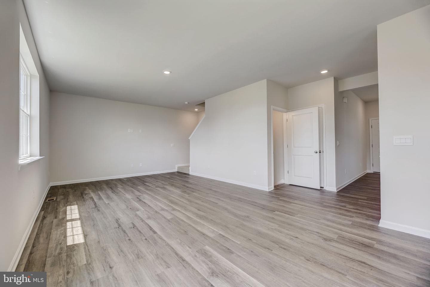 804 Hyssop Court photo 5
