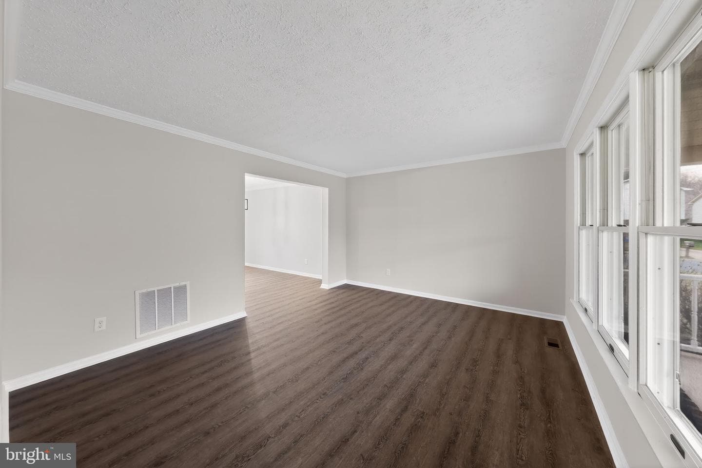 225 Heather Way photo 14