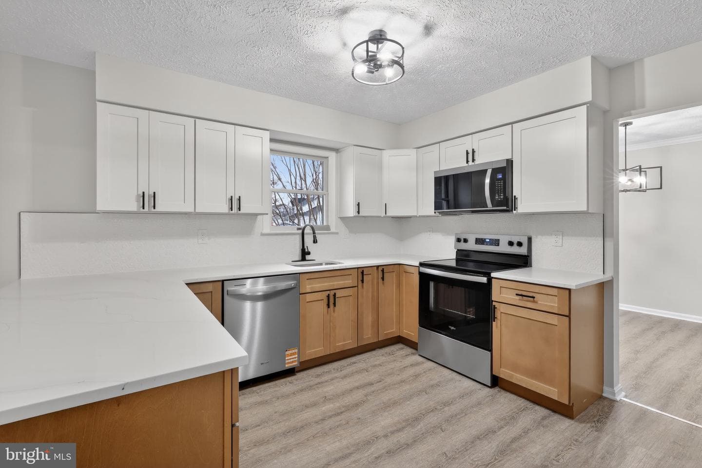 225 Heather Way photo 2