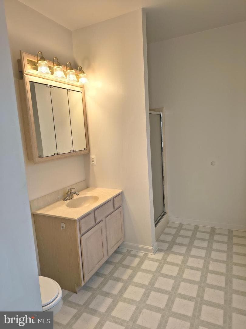 1604 S Tollgate Road photo 37