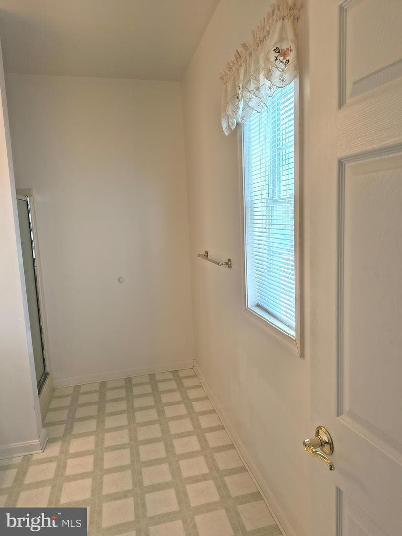 1604 S Tollgate Road photo 38