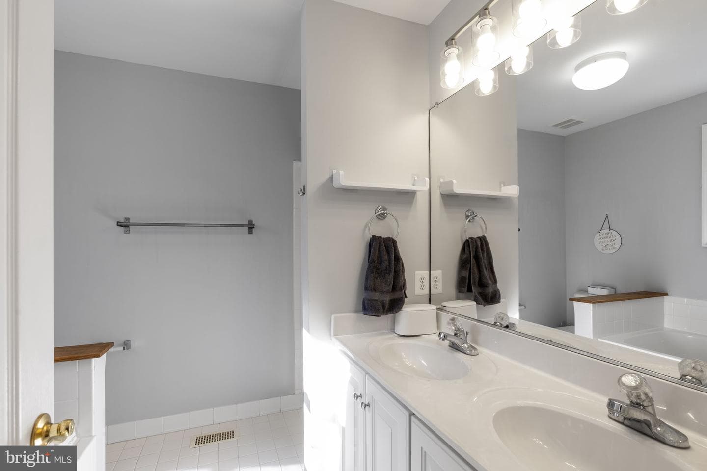 243 Mary Jane Lane photo 21