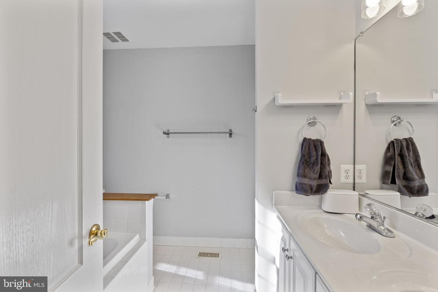 243 Mary Jane Lane photo 22