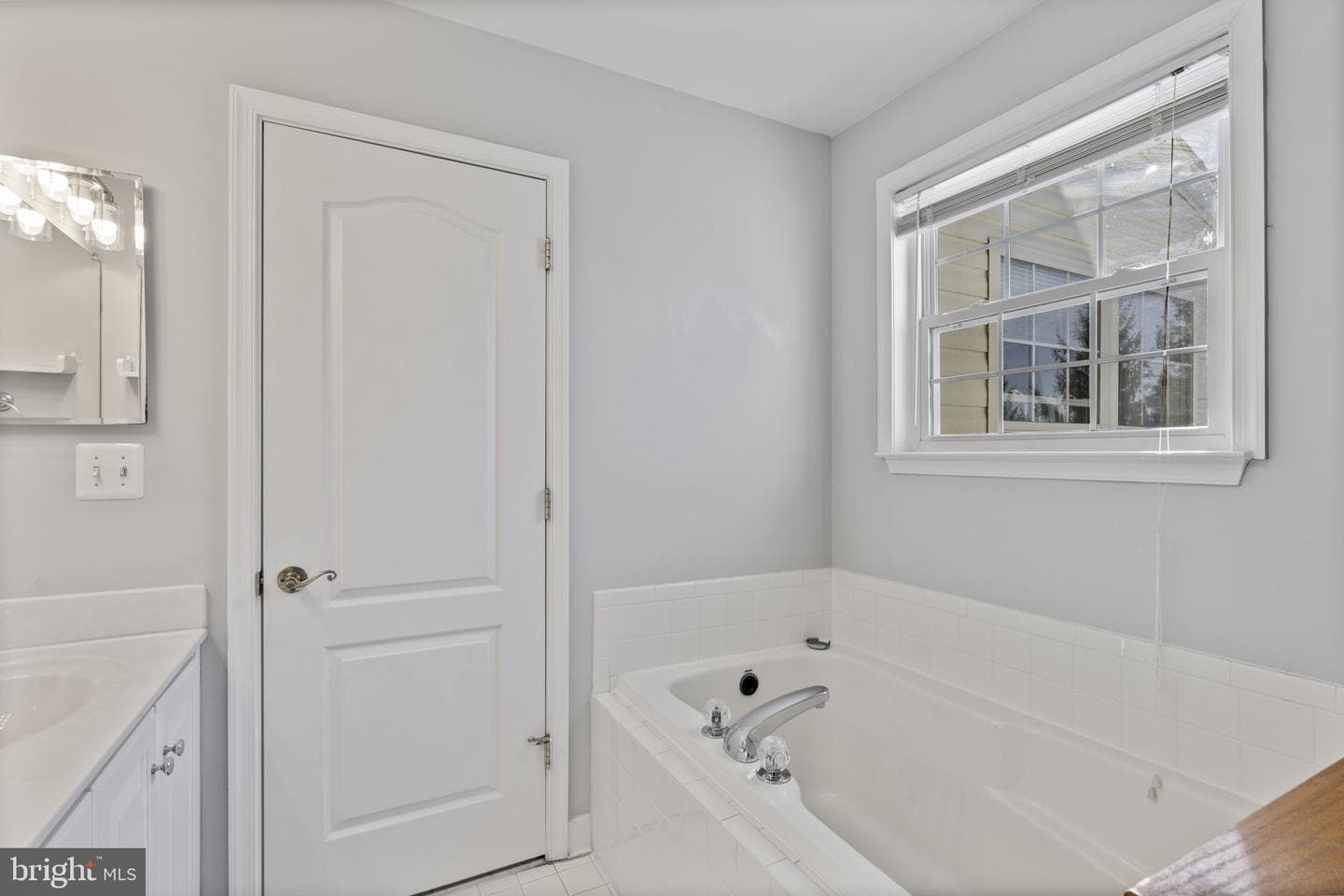 243 Mary Jane Lane photo 23