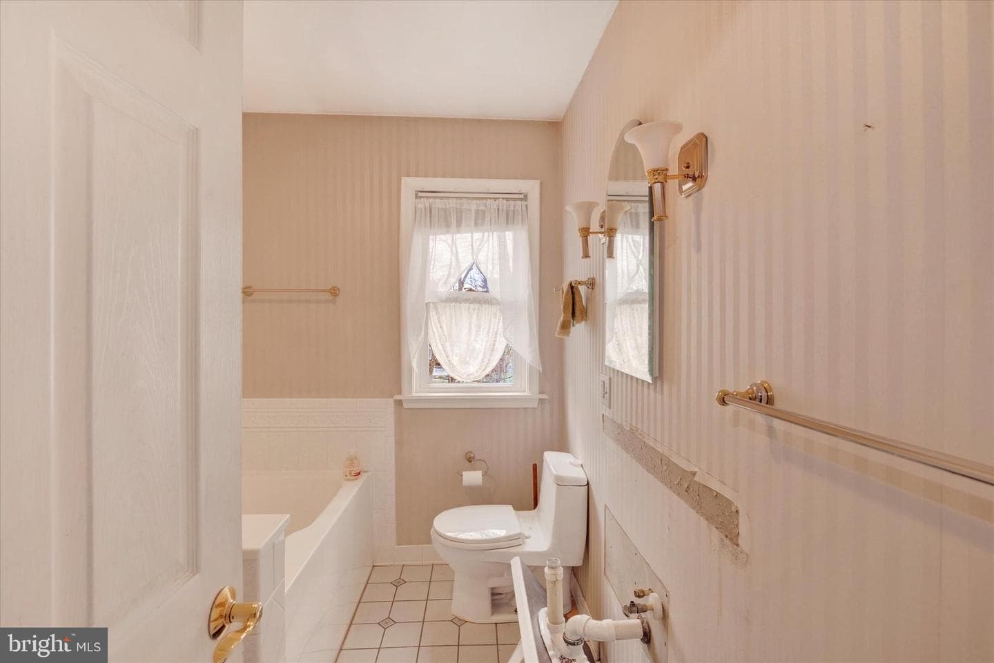 1608 S Tollgate Road photo 21