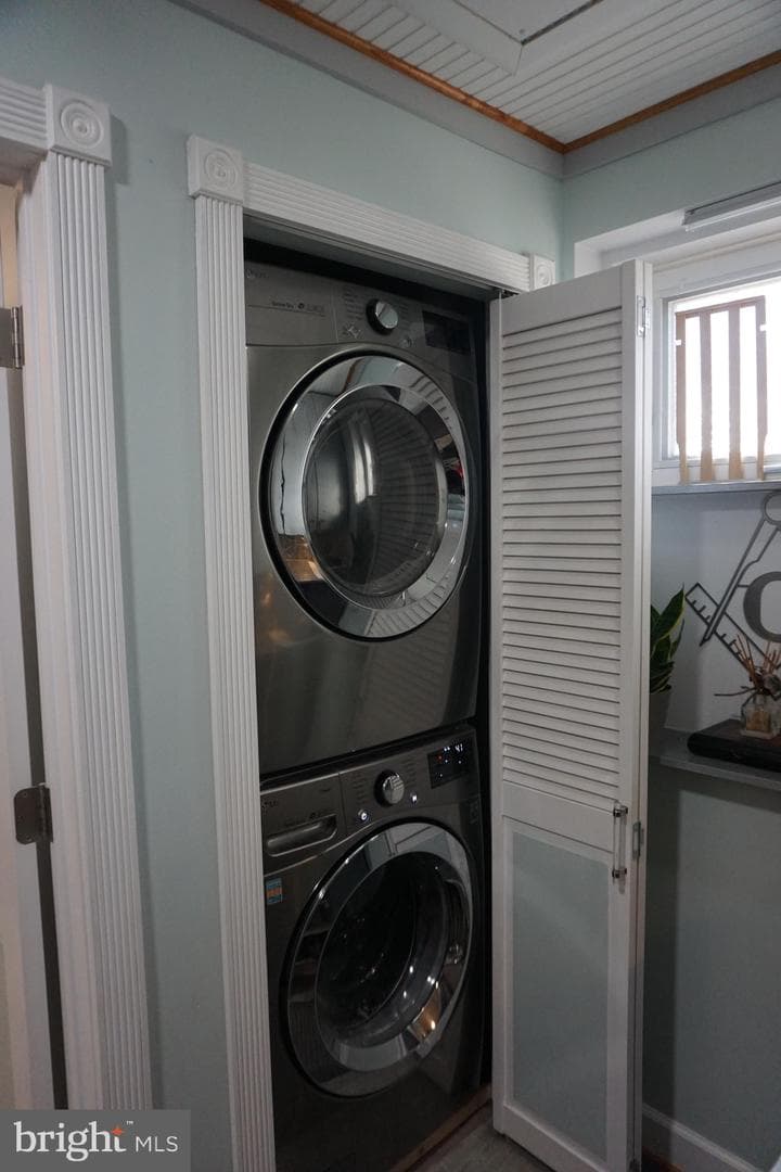 888 Linden Lane photo 14