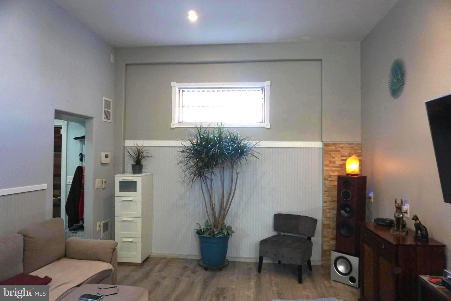 888 Linden Lane photo 15