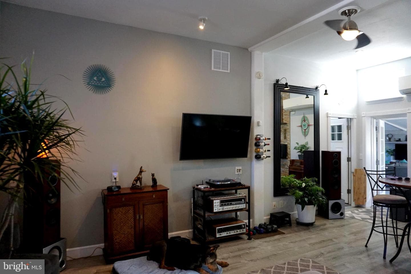 888 Linden Lane photo 17