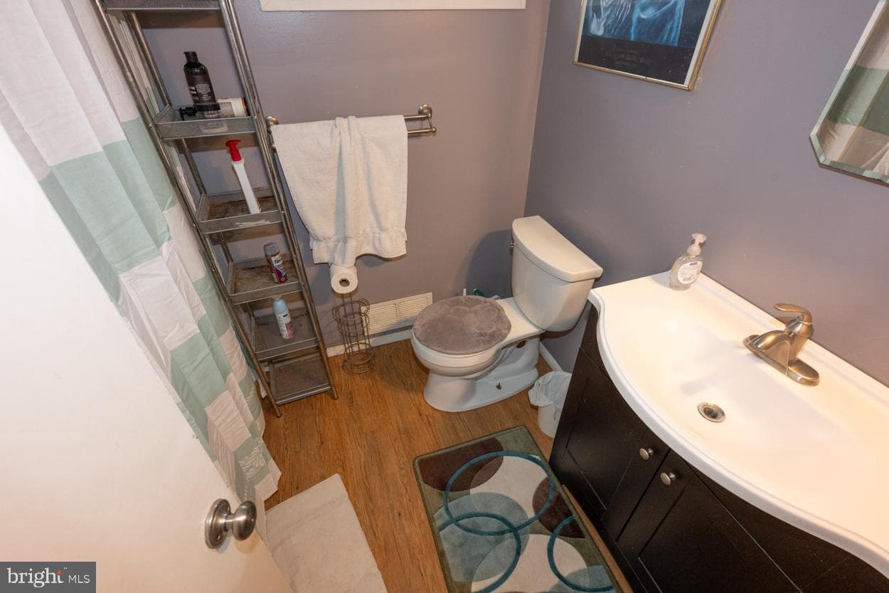 729 Cambridge Avenue photo 2