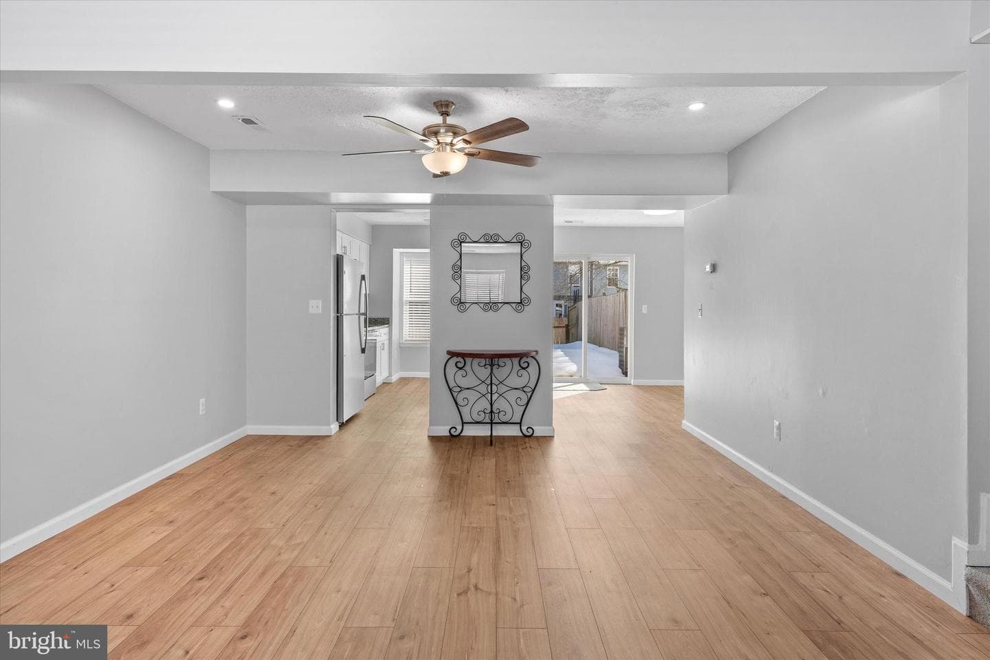 4300 Cowan Place photo 3