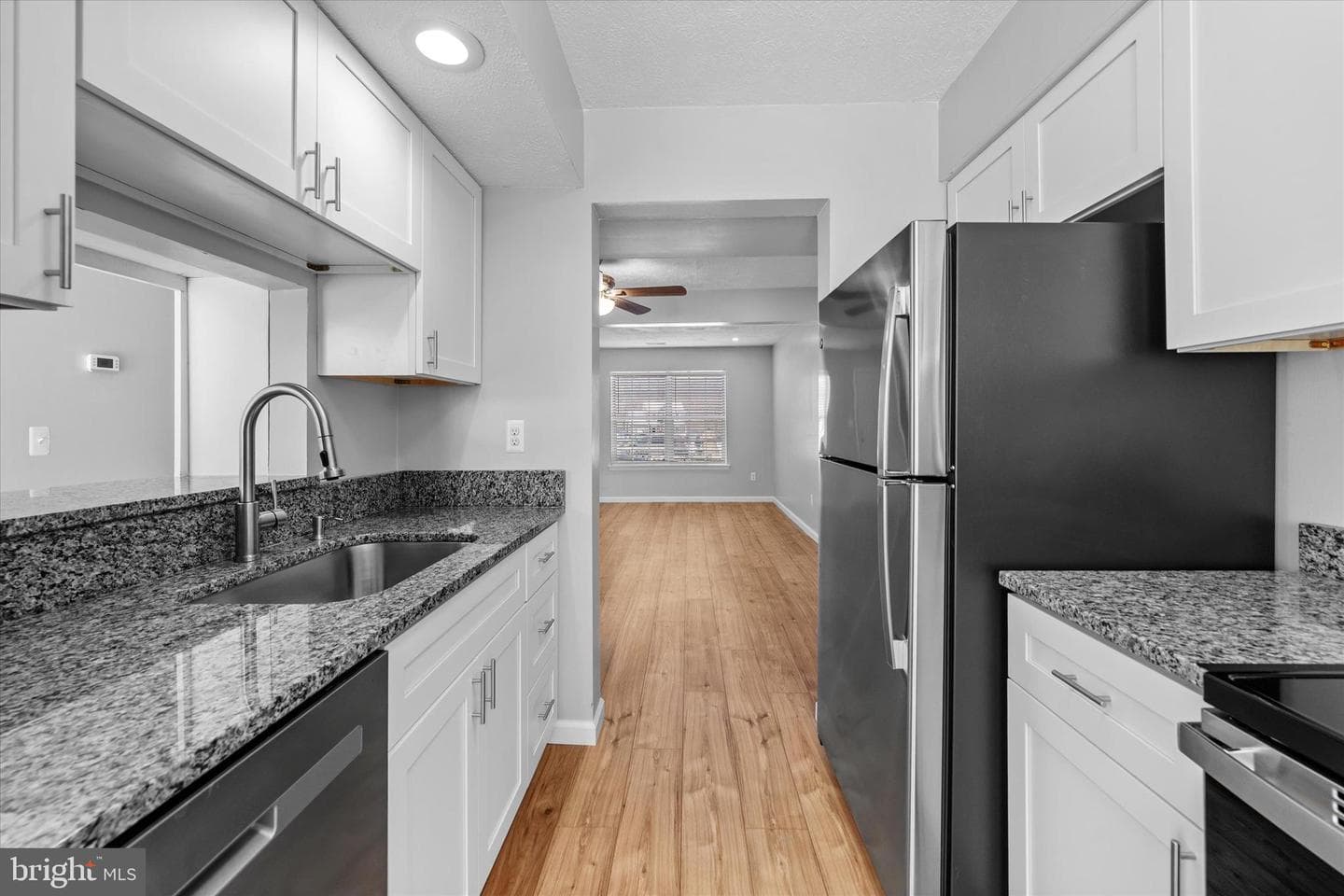 4300 Cowan Place photo 7