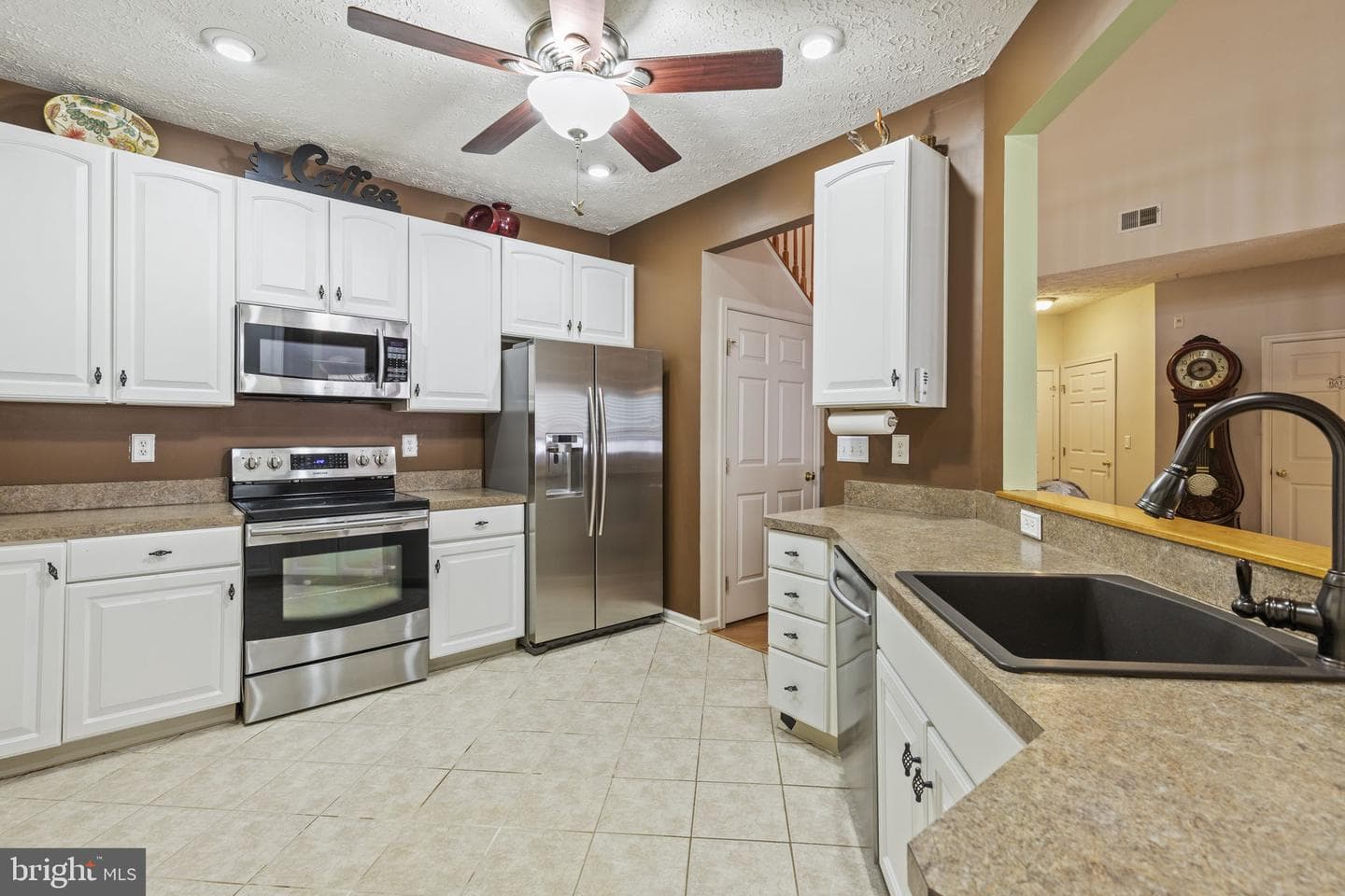107 Sunshine Court photo 16