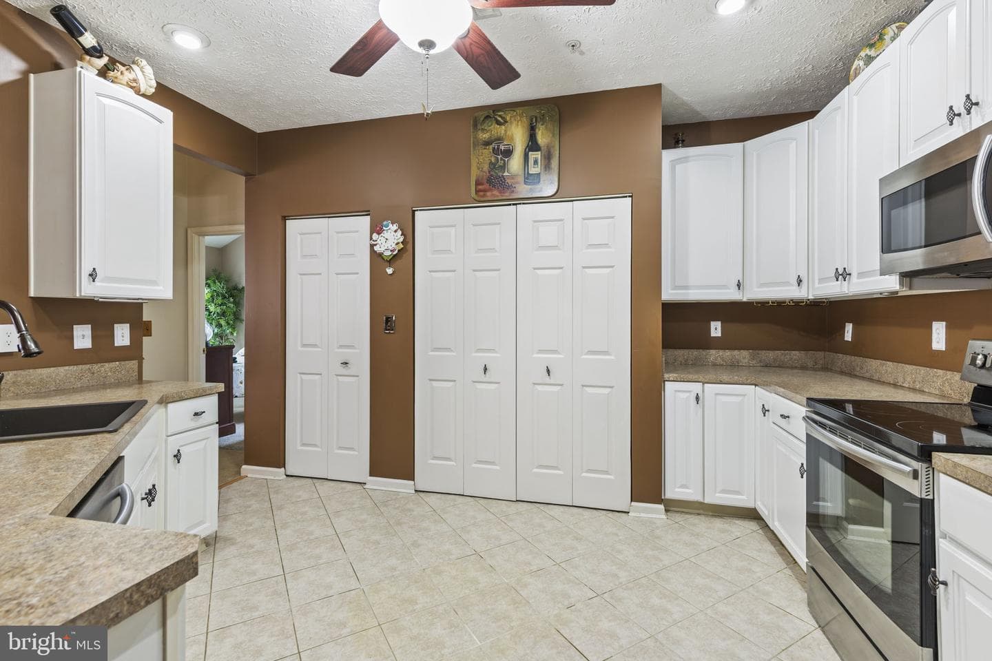 107 Sunshine Court photo 17