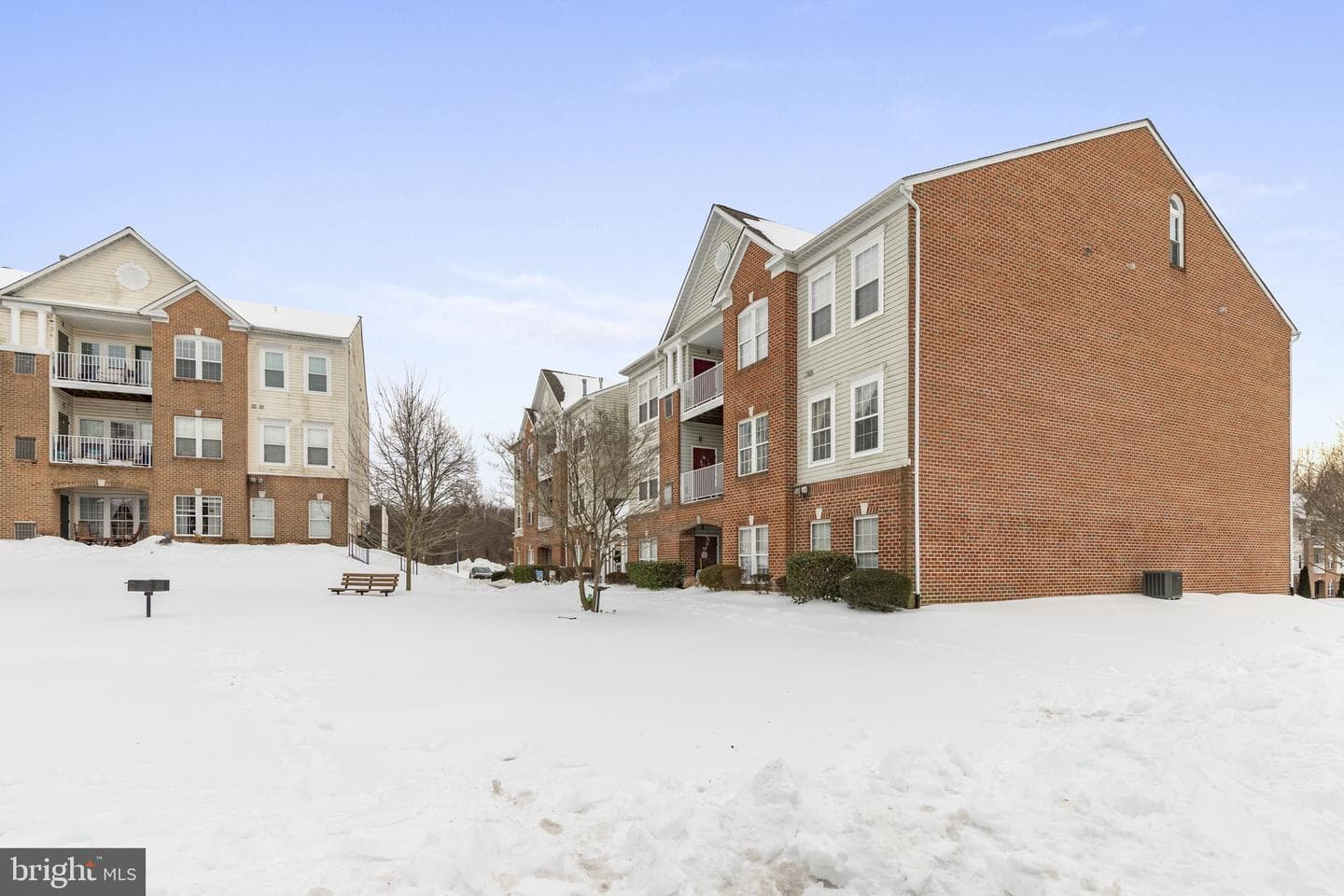 107 Sunshine Court photo 2