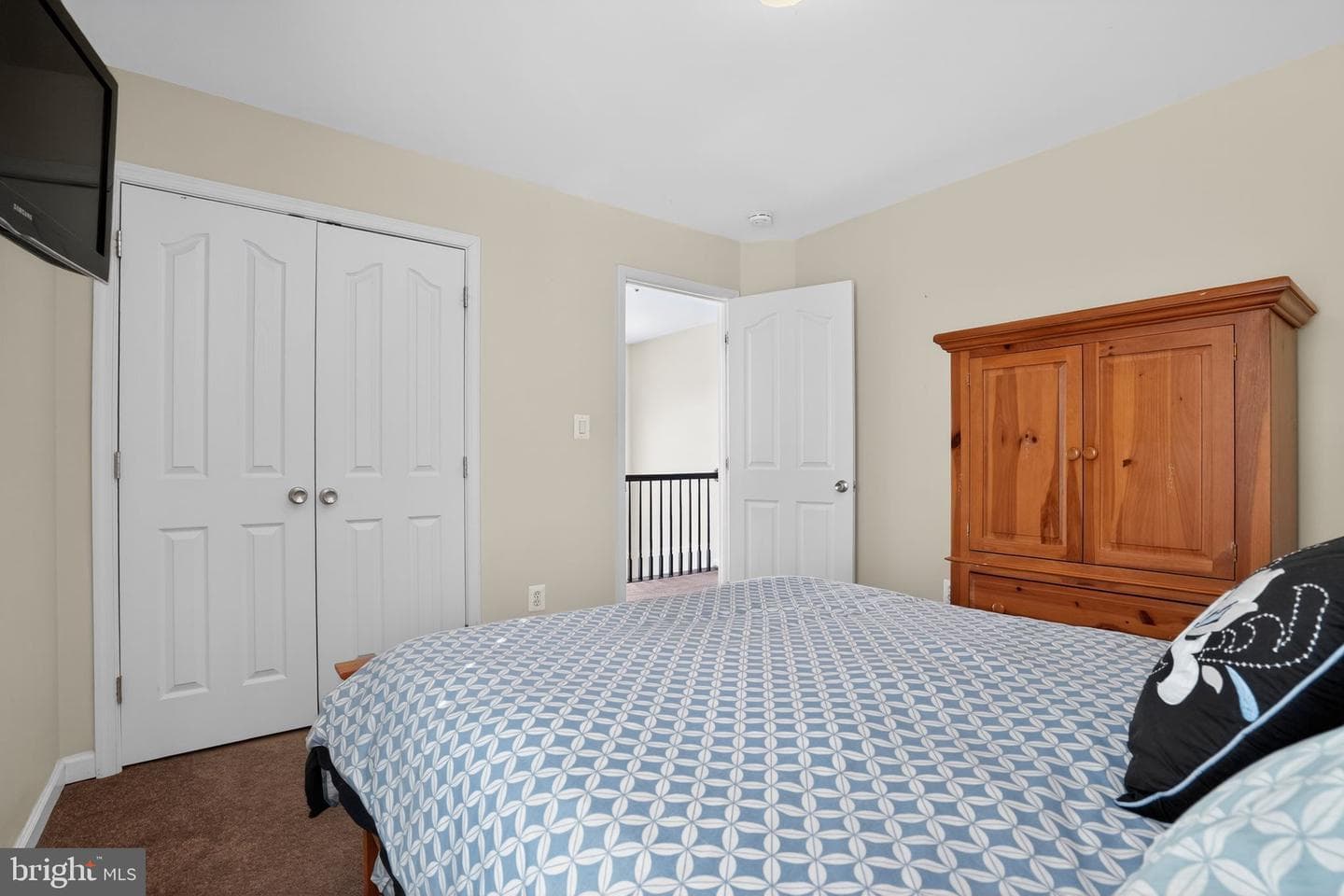 1000 Viking Court W photo 19