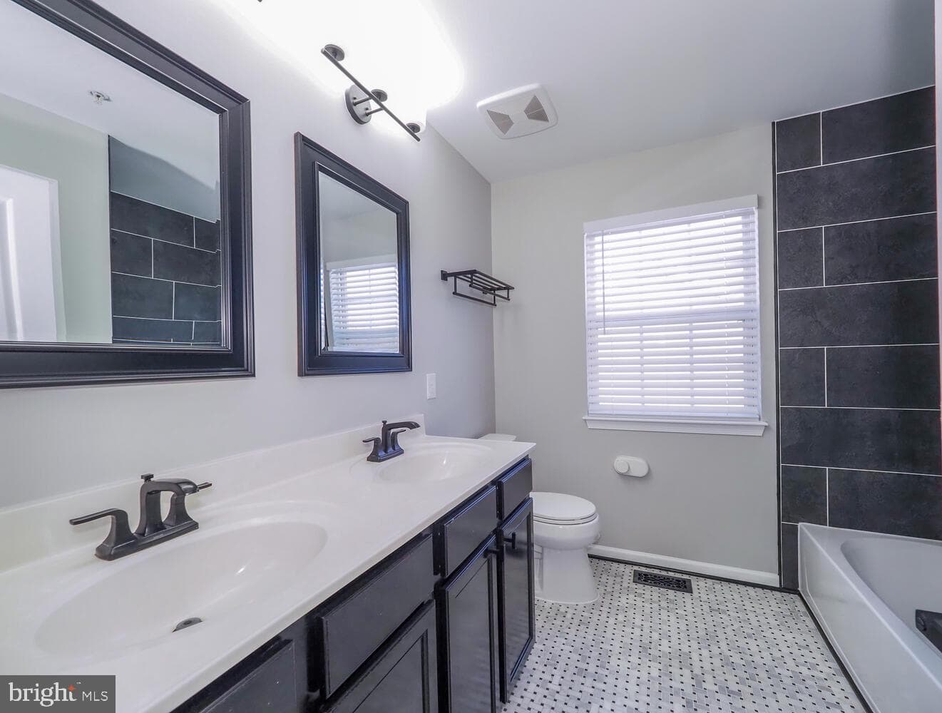 1335 N Sewards Court photo 44