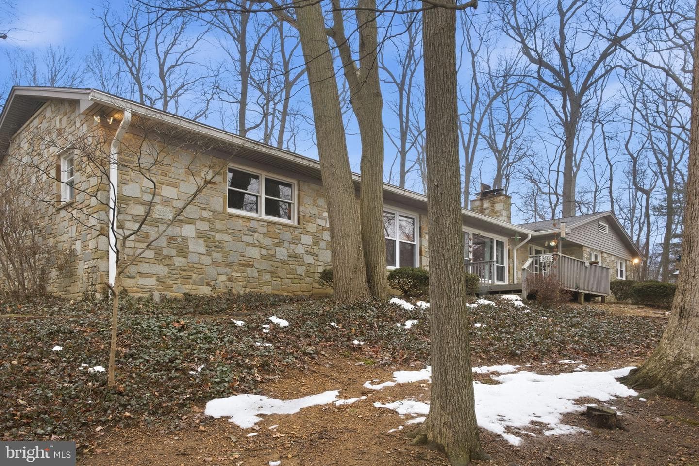302 Scenic Drive photo 2
