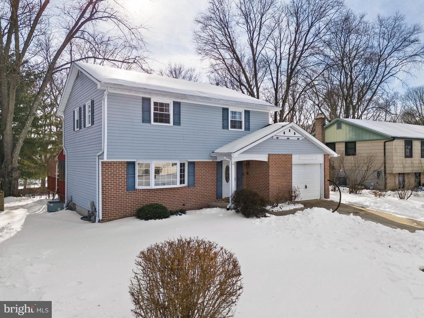 2058 Whitney Lane photo 3